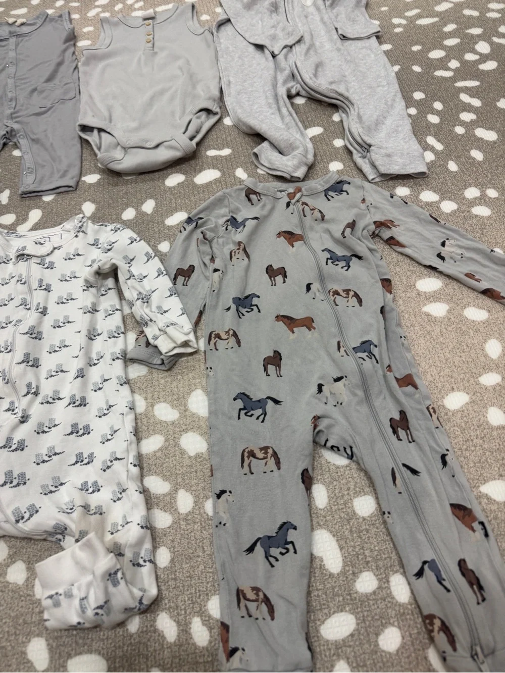 Lot of 5 bamboo sleeper zippy neutral horses kyte baby pima sleeveless romper